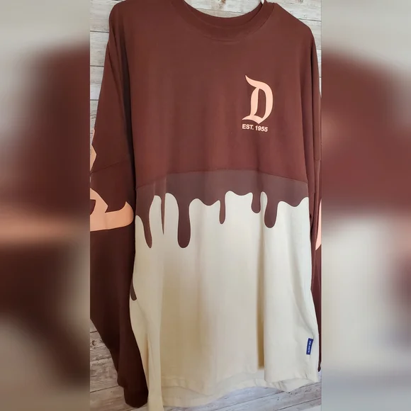 Disneyland RARE spirit jersey L - Picture 2 of 16